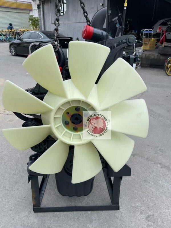 Двигатель Komatsu SAA6D107E-1 3 Двигатель Komatsu SAA6D107E-1